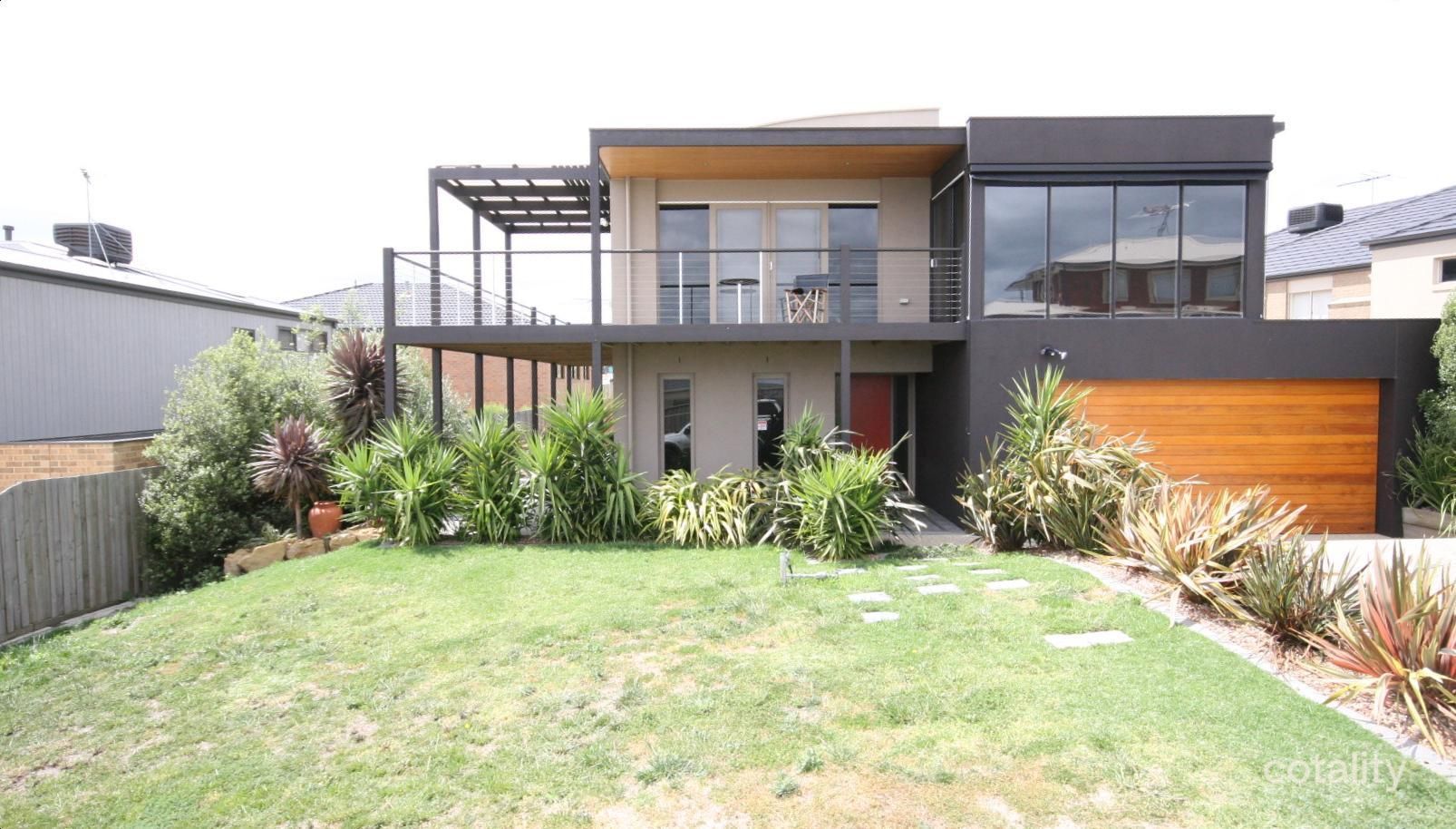 2 Greenwich Gra, Highton, VIC 3216