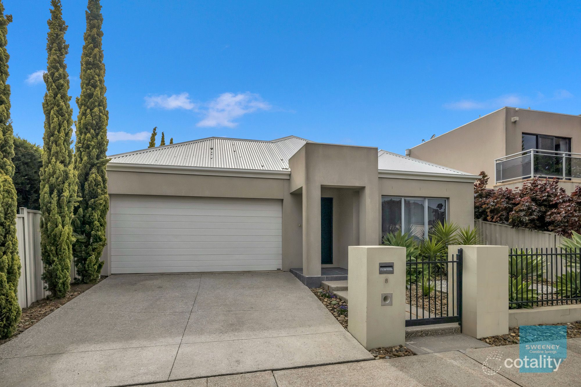 8 Linlithgow Pde, Caroline Springs, VIC 3023