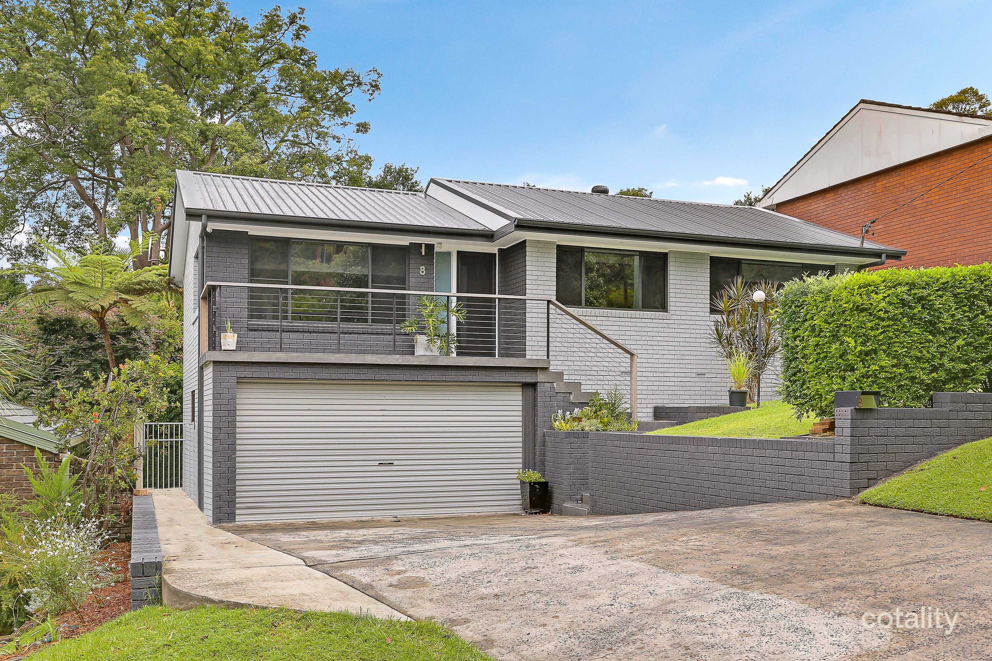 8 Bourbon St, Wyoming, NSW 2250