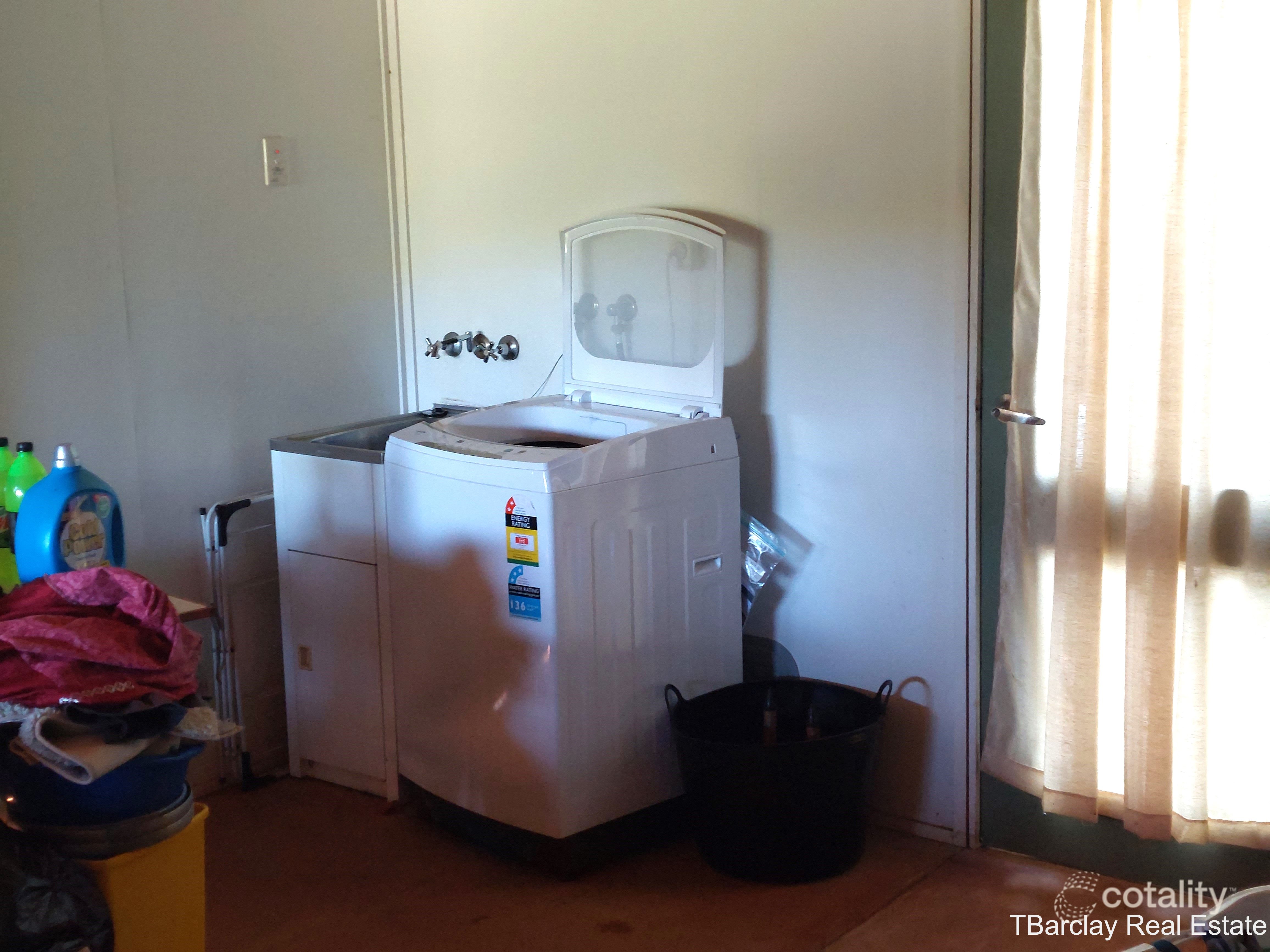 76 Western Rd, Macleay Island, QLD 4184