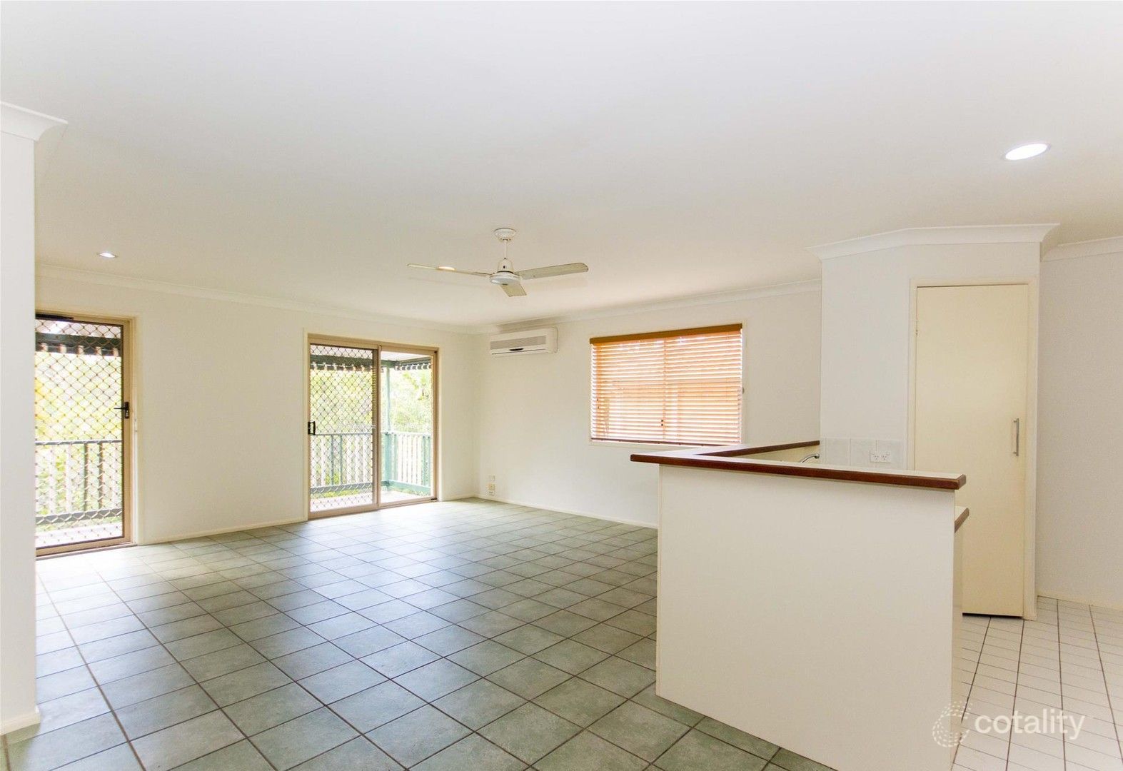 2/16 Lauder Ct, Highland Park, QLD 4211