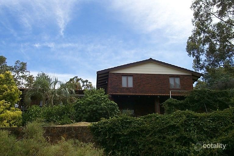 16 Graelou Rd, Lesmurdie, WA 6076