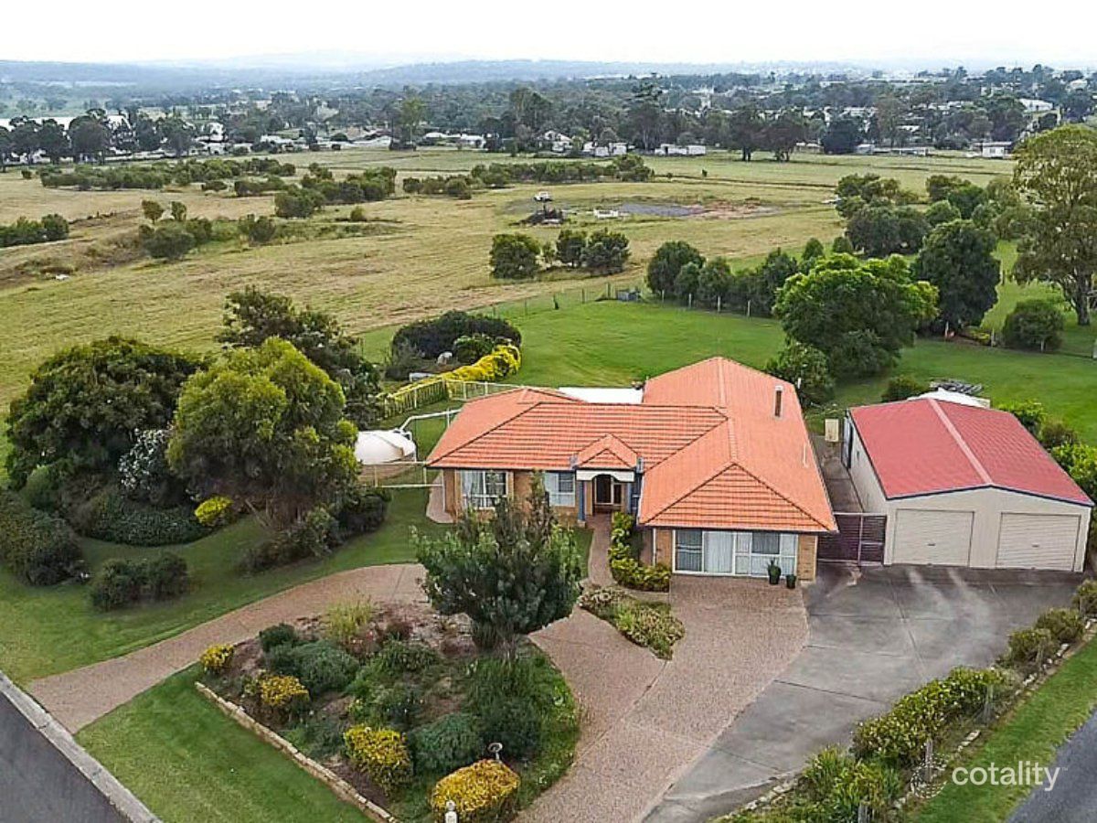 13 North St, Rosenthal Heights, QLD 4370