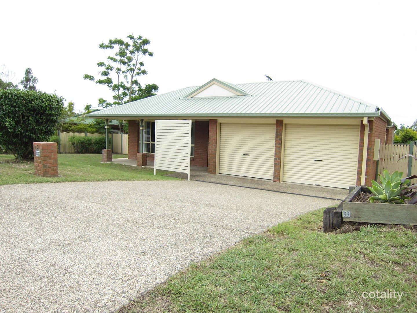 8 Dianthus Pl, Flinders View, QLD 4305