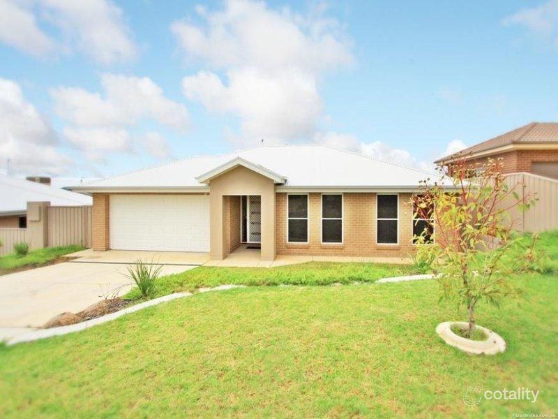 2/1 Florey St, Lloyd, NSW 2650