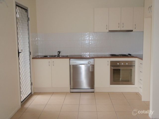 2/3 Thompson Cres, Clontarf, QLD 4019