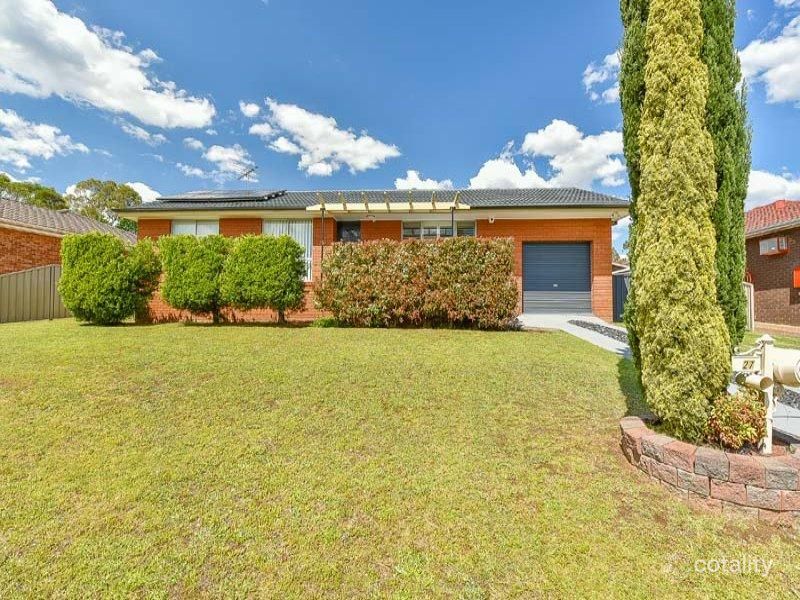 27 Kingfisher St, Ingleburn, NSW 2565