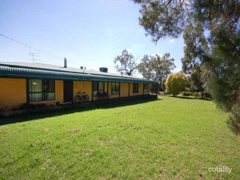 25 Cox St, Mangoplah, NSW 2652