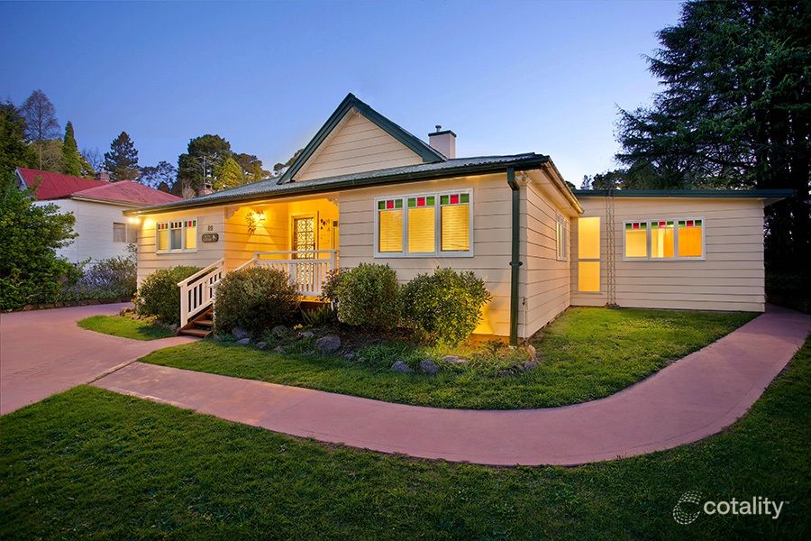 89 Govetts Leap Rd, Blackheath, NSW 2785