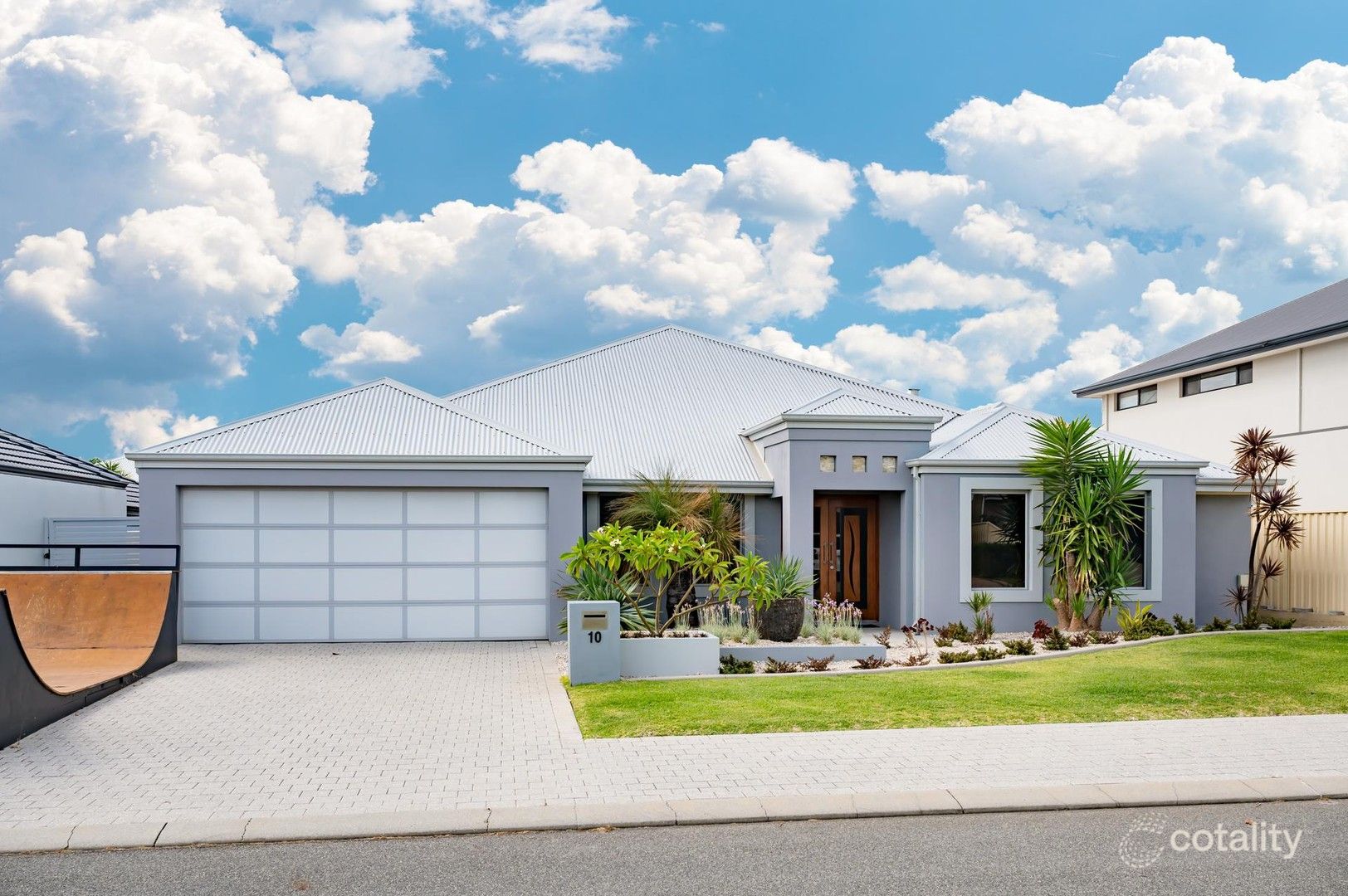 10 Lady Stirling Pde, Madora Bay, WA 6210