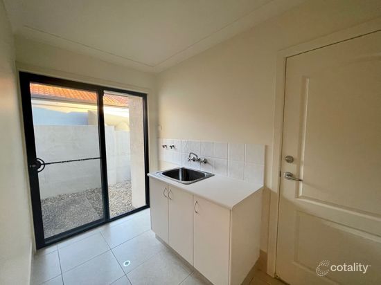 127 Arun Dr, Arundel, QLD 4214