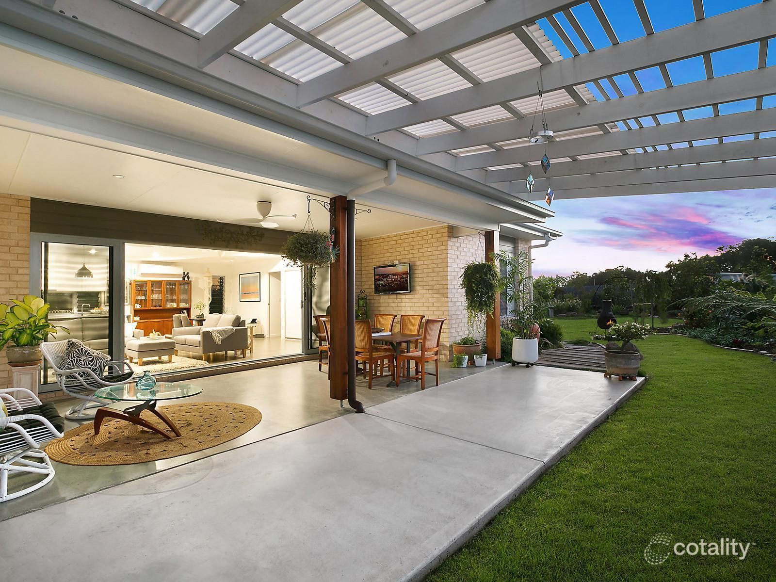 18 Surfrider Pl, Mudjimba, QLD 4564