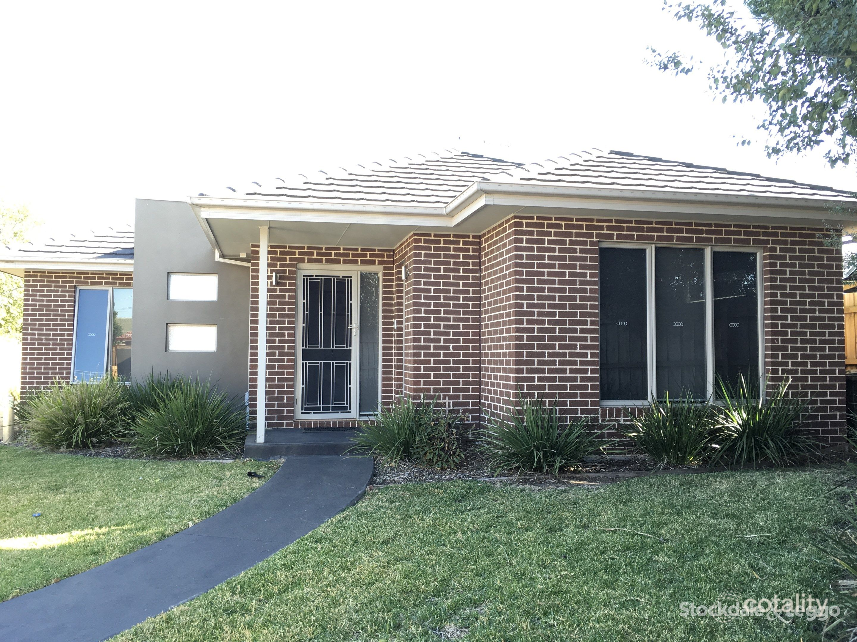 1/8 Stirling Ct, Epping, VIC 3076