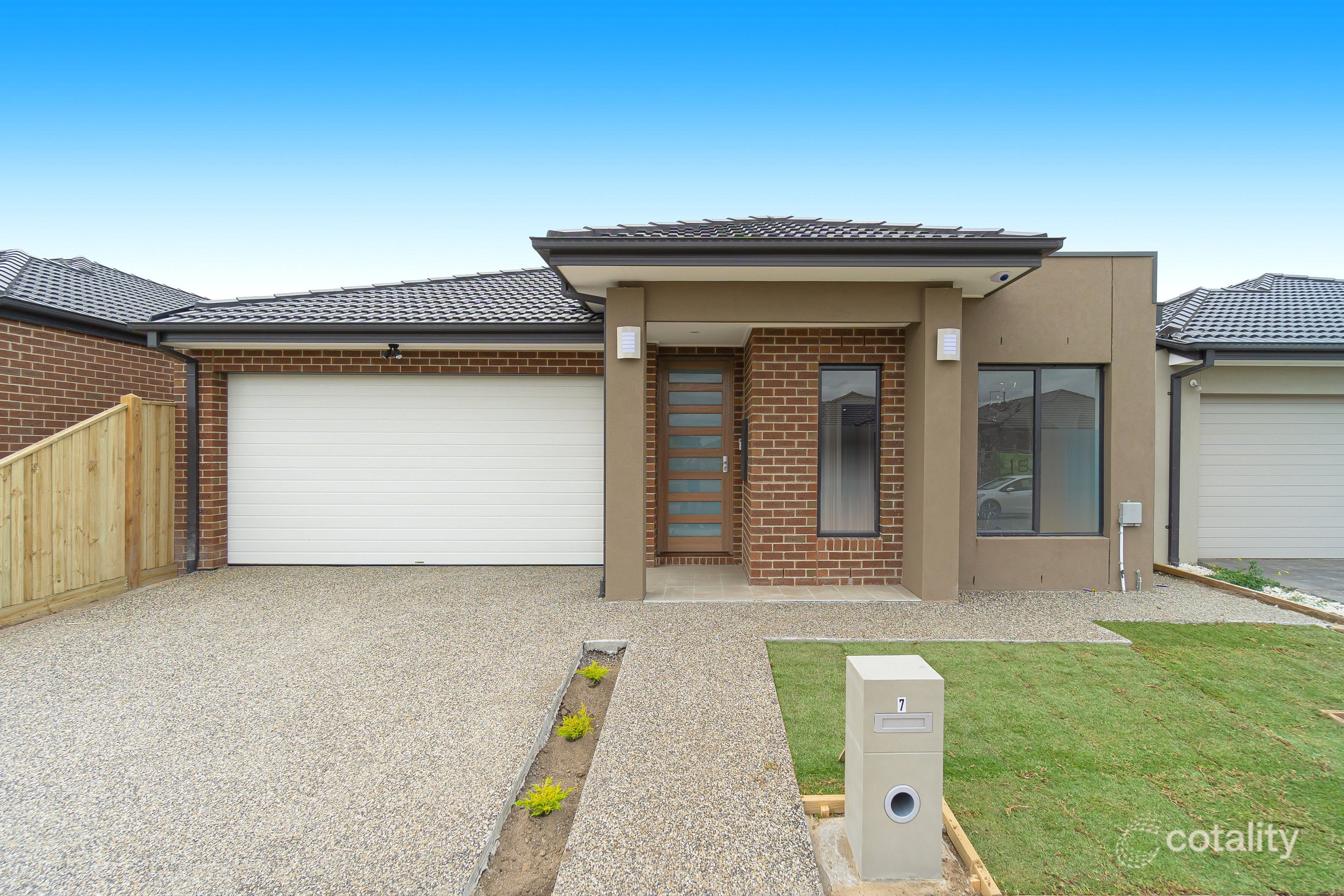 7 Pickering St, Mickleham, VIC 3064