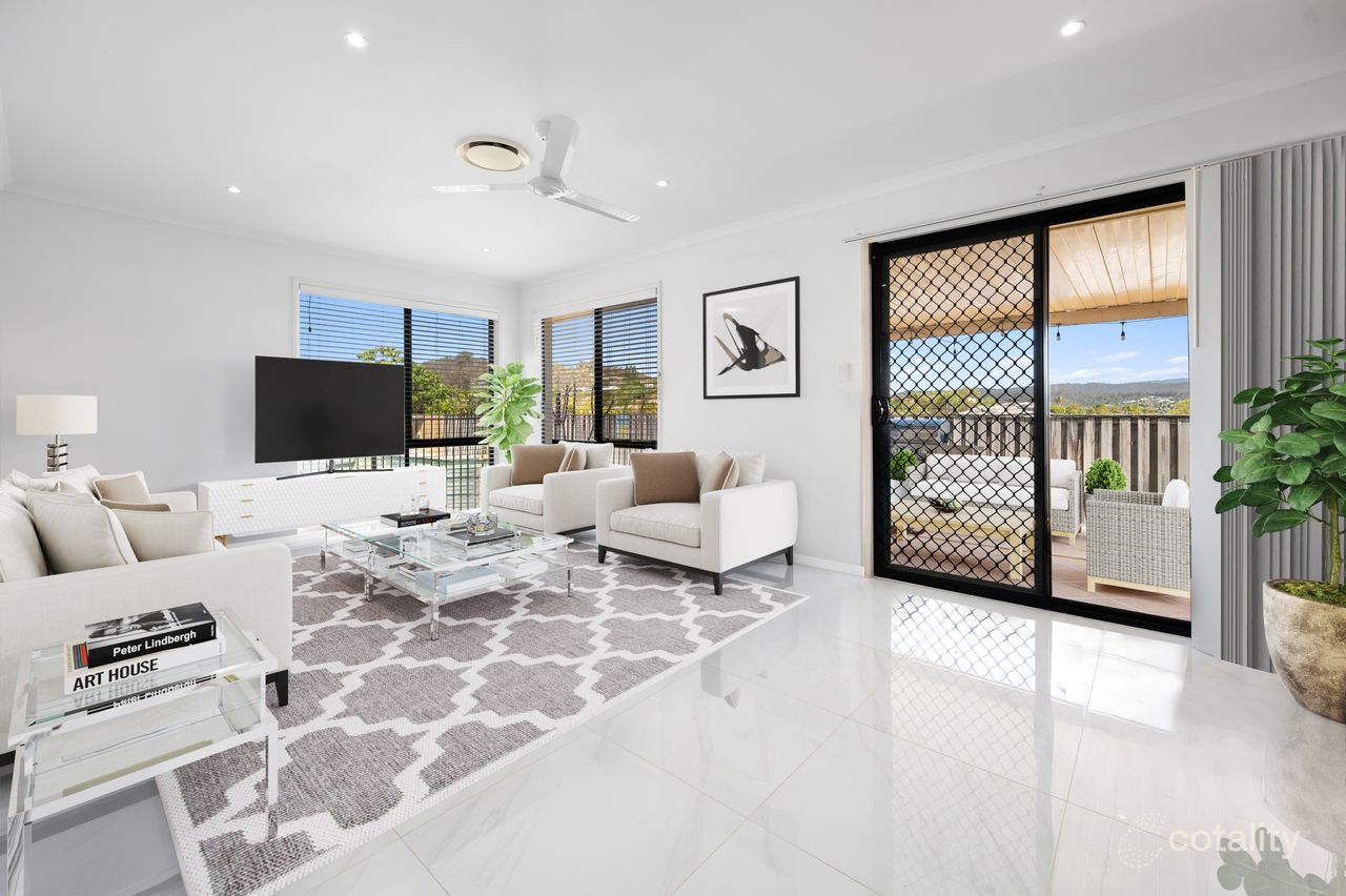 7 Cobbler Pl, Pacific Pines, QLD 4211
