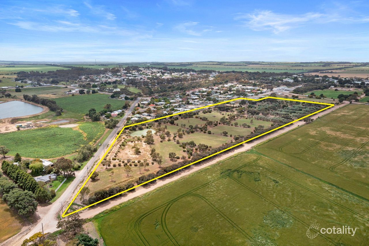 83-135 South Tce, Maitland, SA 5573