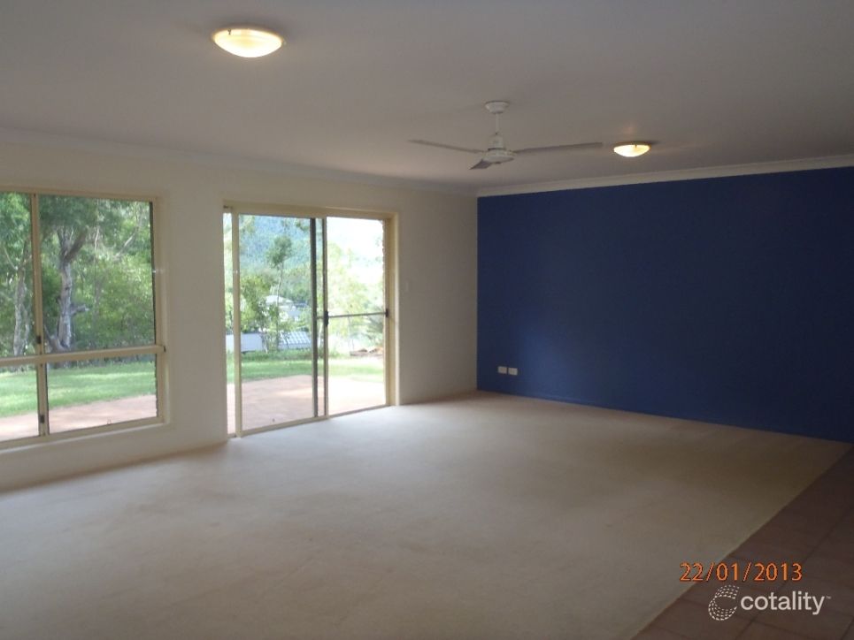 28 Panoramic Ct, Cannonvale, QLD 4802