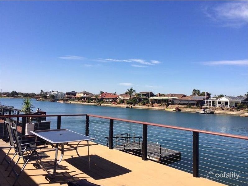 2/8 Hansen Ct, West Lakes Shore, SA 5020