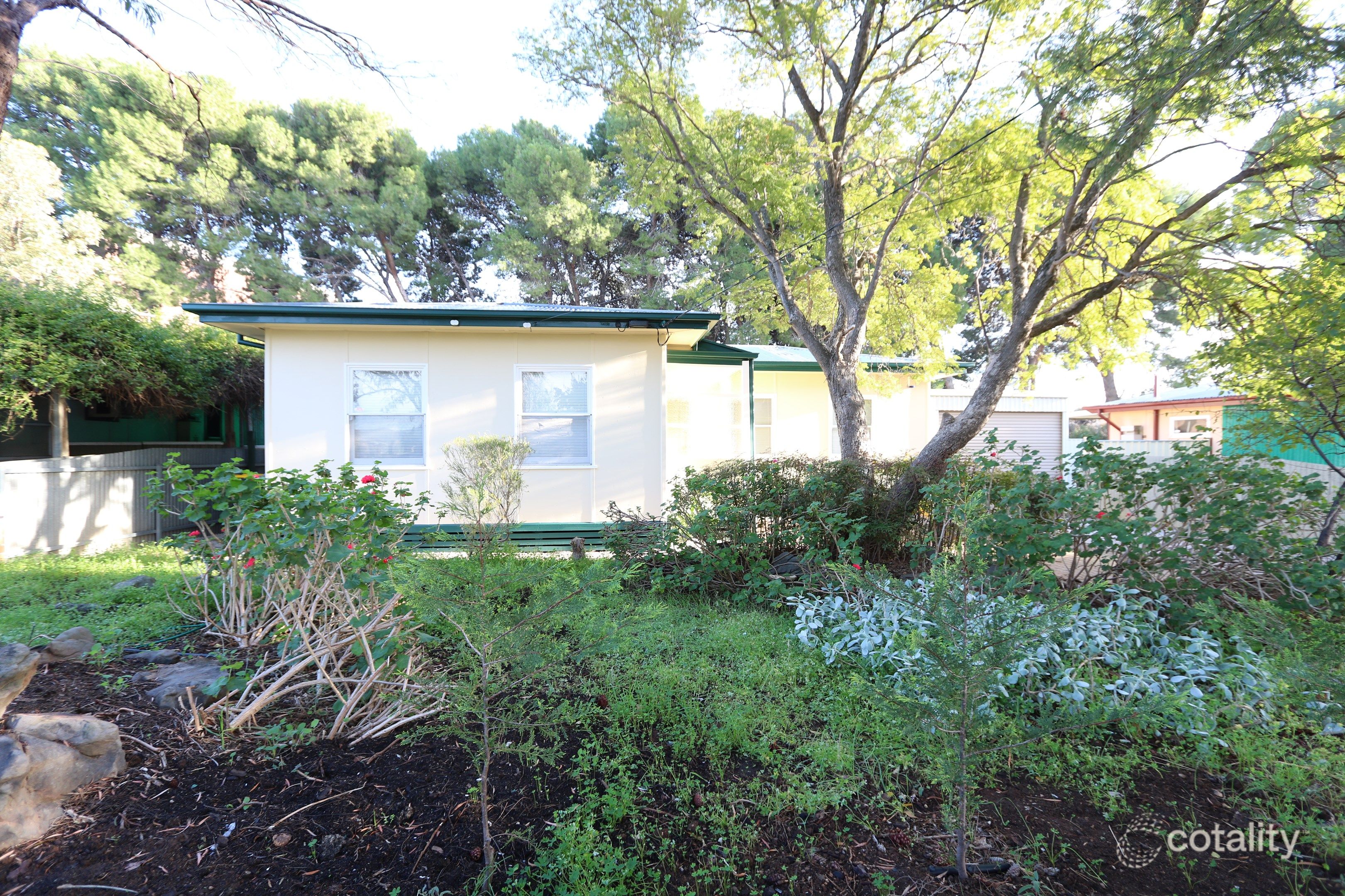 28 Howard St, Windsor Gardens, SA 5087
