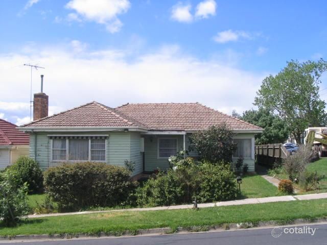 24 Fenacre St, Strathmore, VIC 3041