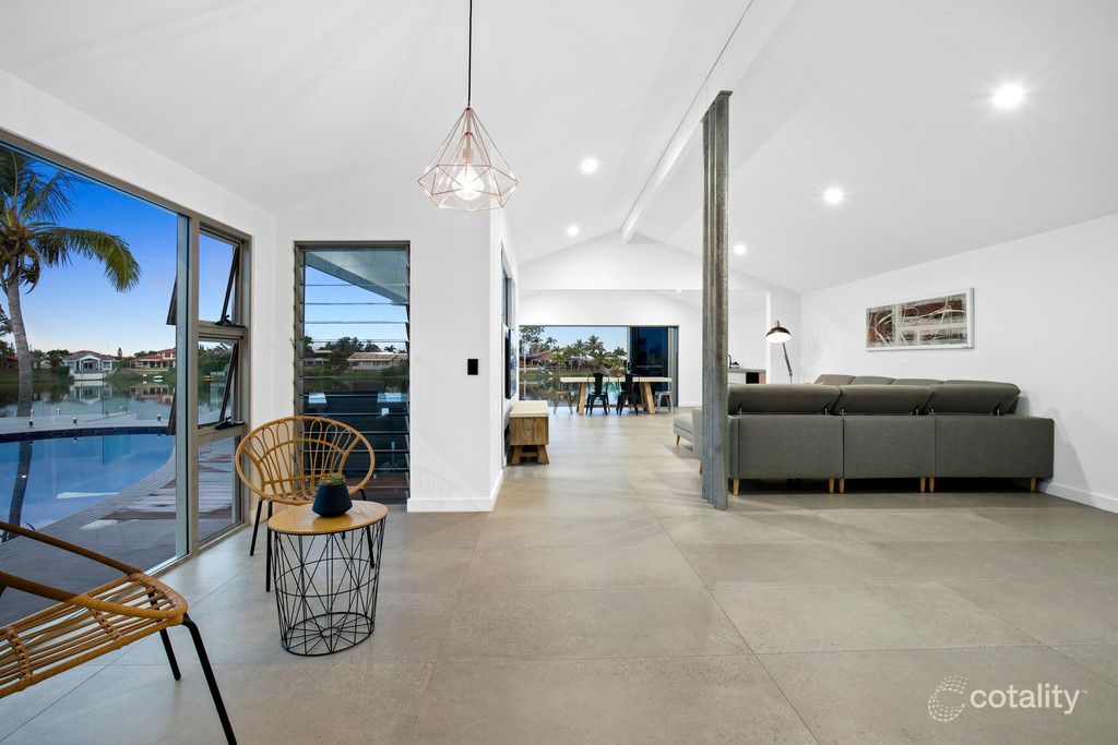 9 Hayman Ct, Mermaid Waters, QLD 4218