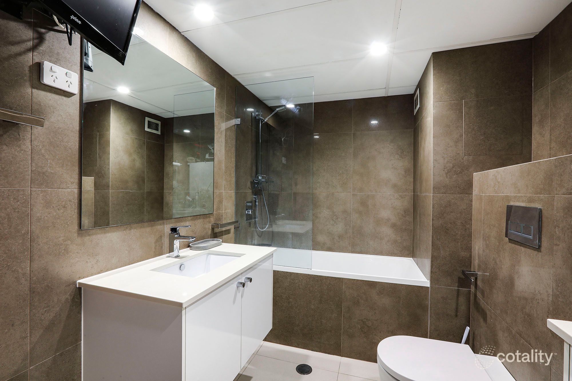 4a/3448 Main Beach Pde, Main Beach, QLD 4217