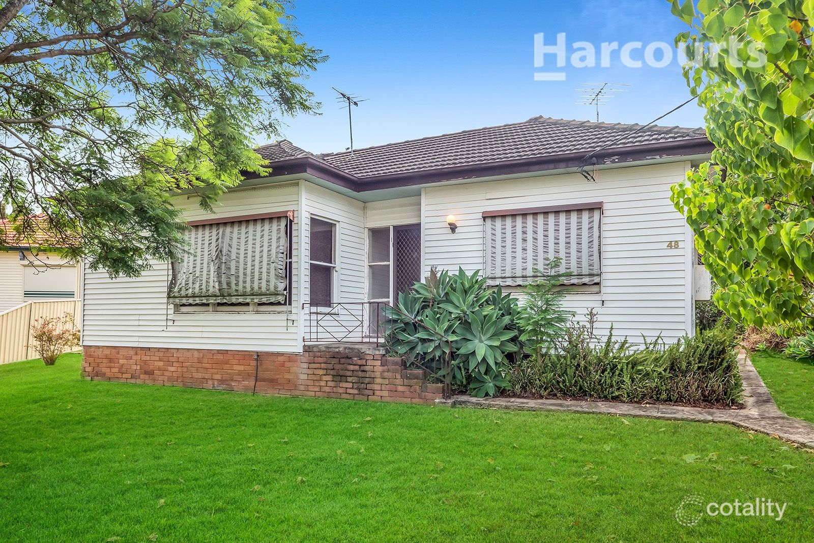 48 Grandview Dr, Campbelltown, NSW 2560