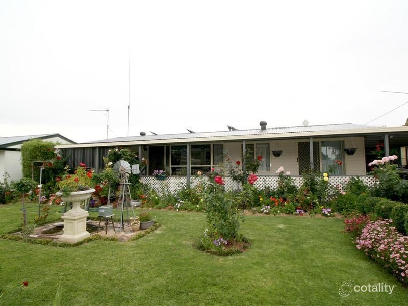 11 Watson Ave, Lucindale, SA 5272