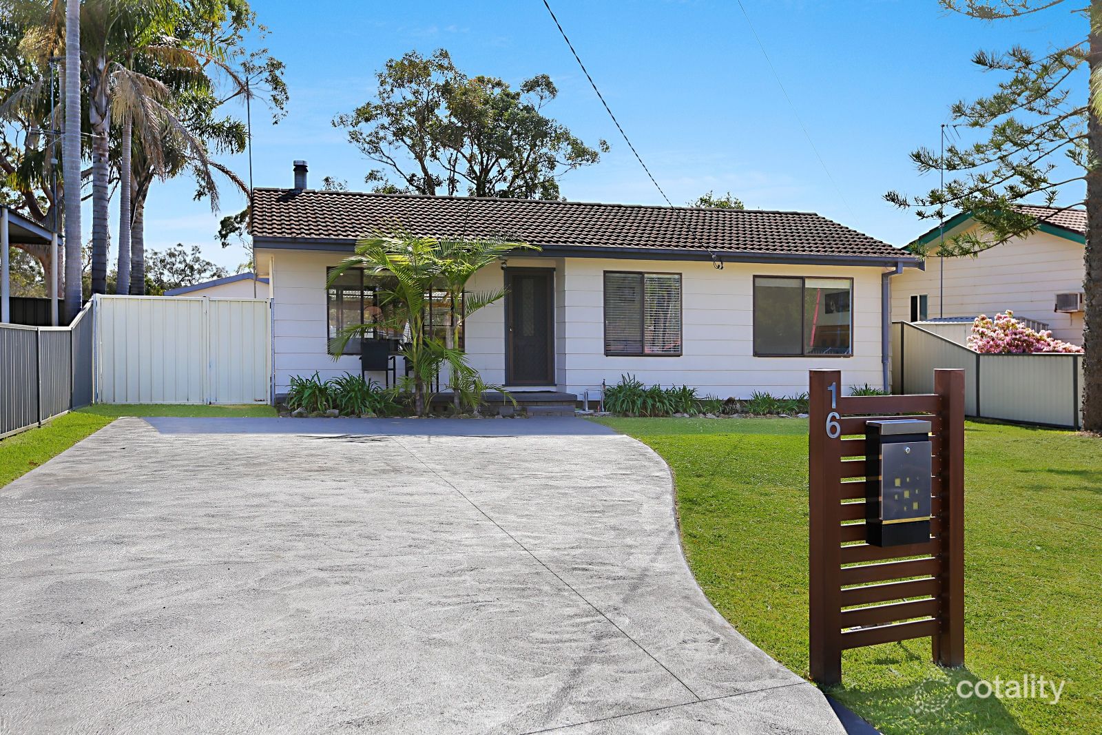 16 Kangaroo Ave, Lake Munmorah, NSW 2259