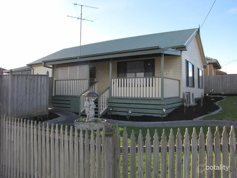 4 Paisley St, Newborough, VIC 3825