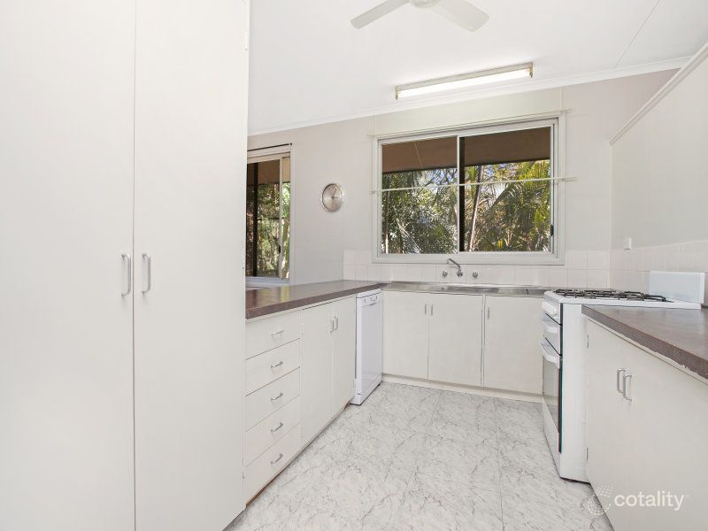 5 Uhr Ct, Driver, NT 0830