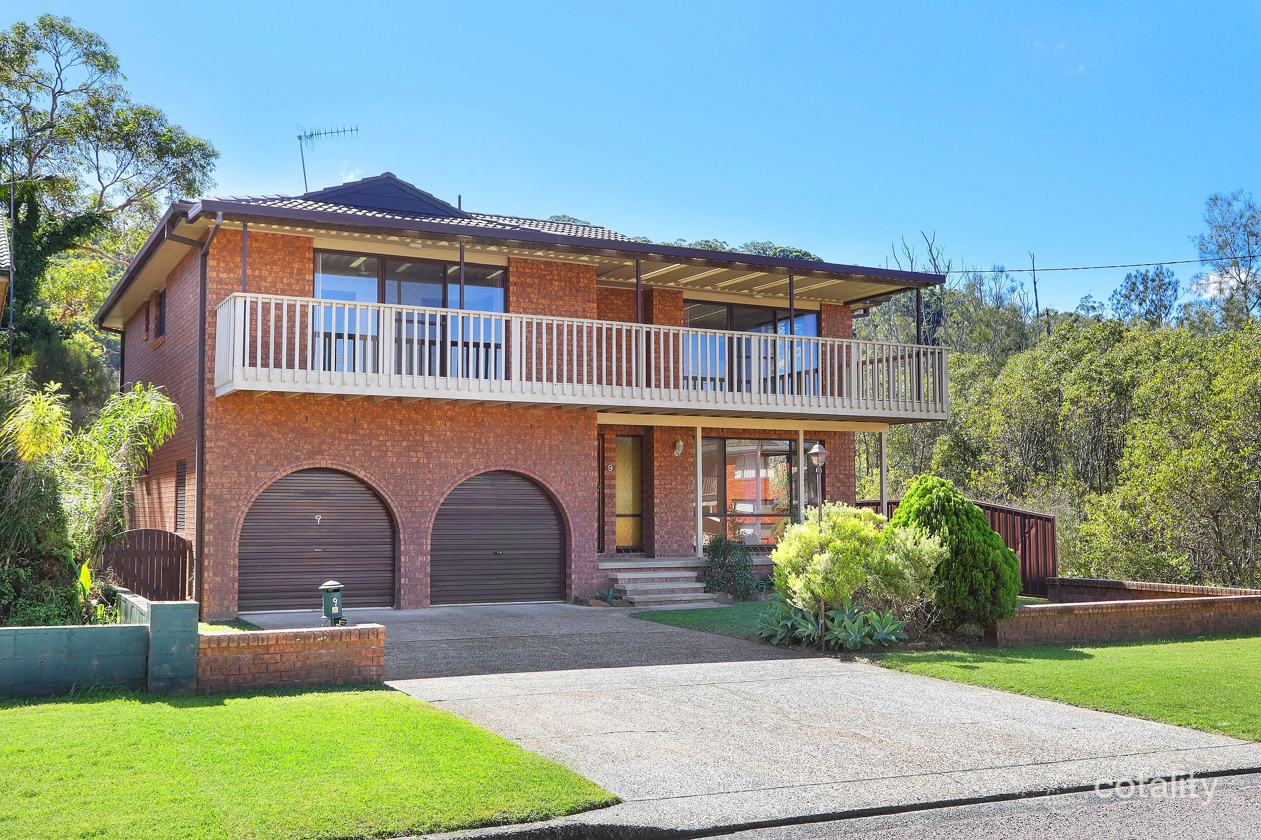 9 Blue Waters Pde, Tascott, NSW 2250