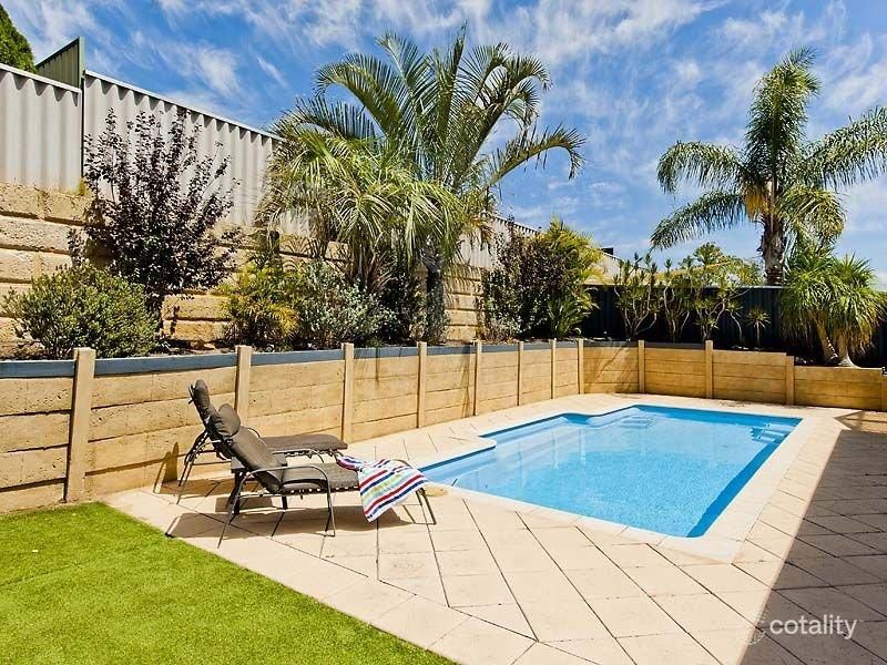 12 Heacham Ave, Hocking, WA 6065