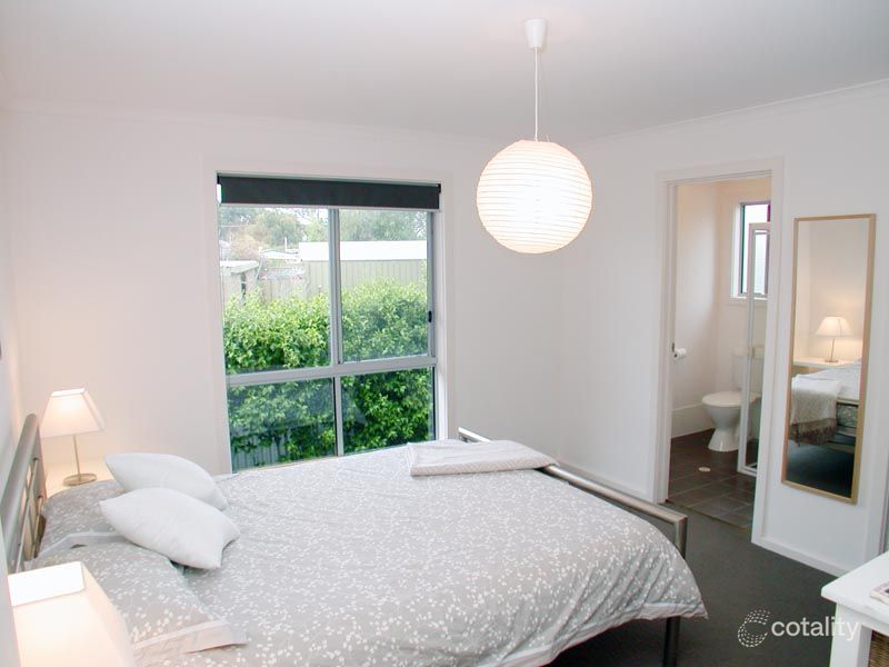 8 Falcon St, Port Willunga, SA 5173