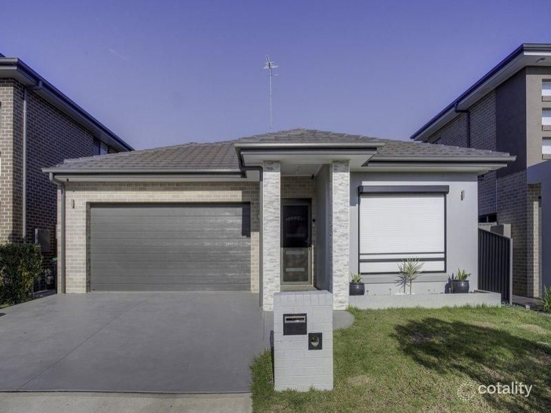 17 Loch Ave, Glenmore Park, NSW 2745