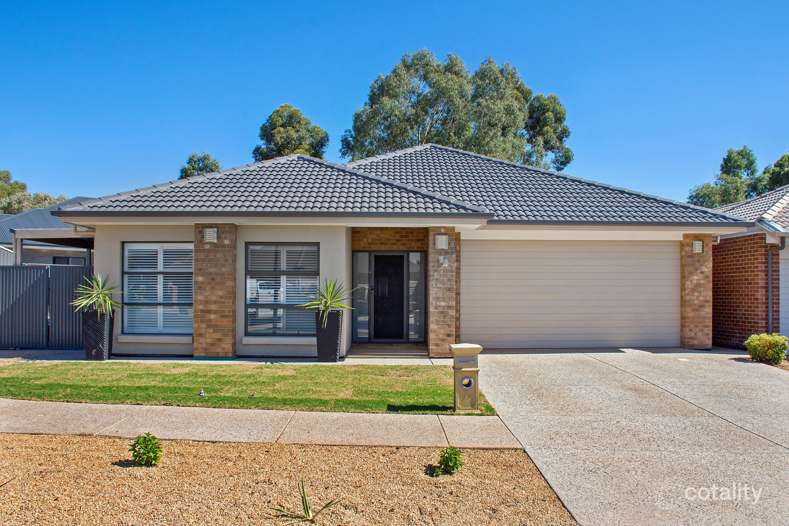 25 Roxburgh Cres, Blakeview, SA 5114