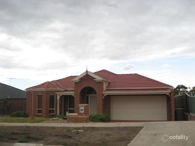 17 Norman Ave, Sunbury, VIC 3429