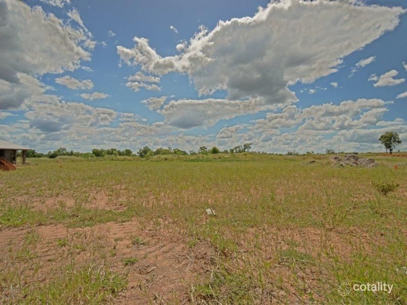 24 Lakeside Dr, Emerald, QLD 4720