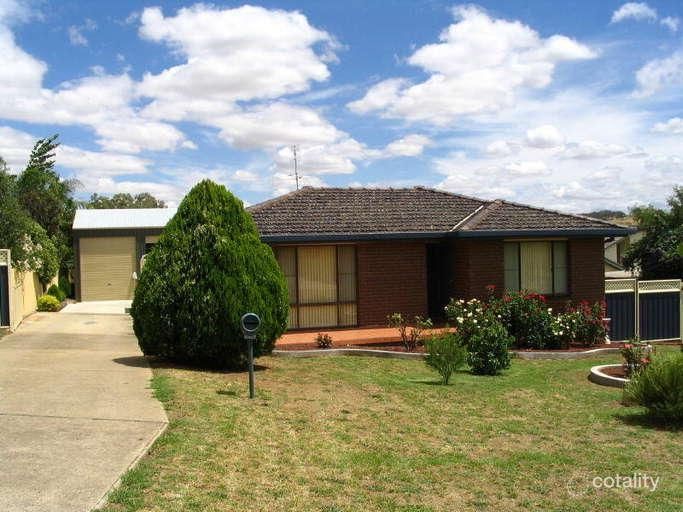 24 Hardy Ave, Young, NSW 2594
