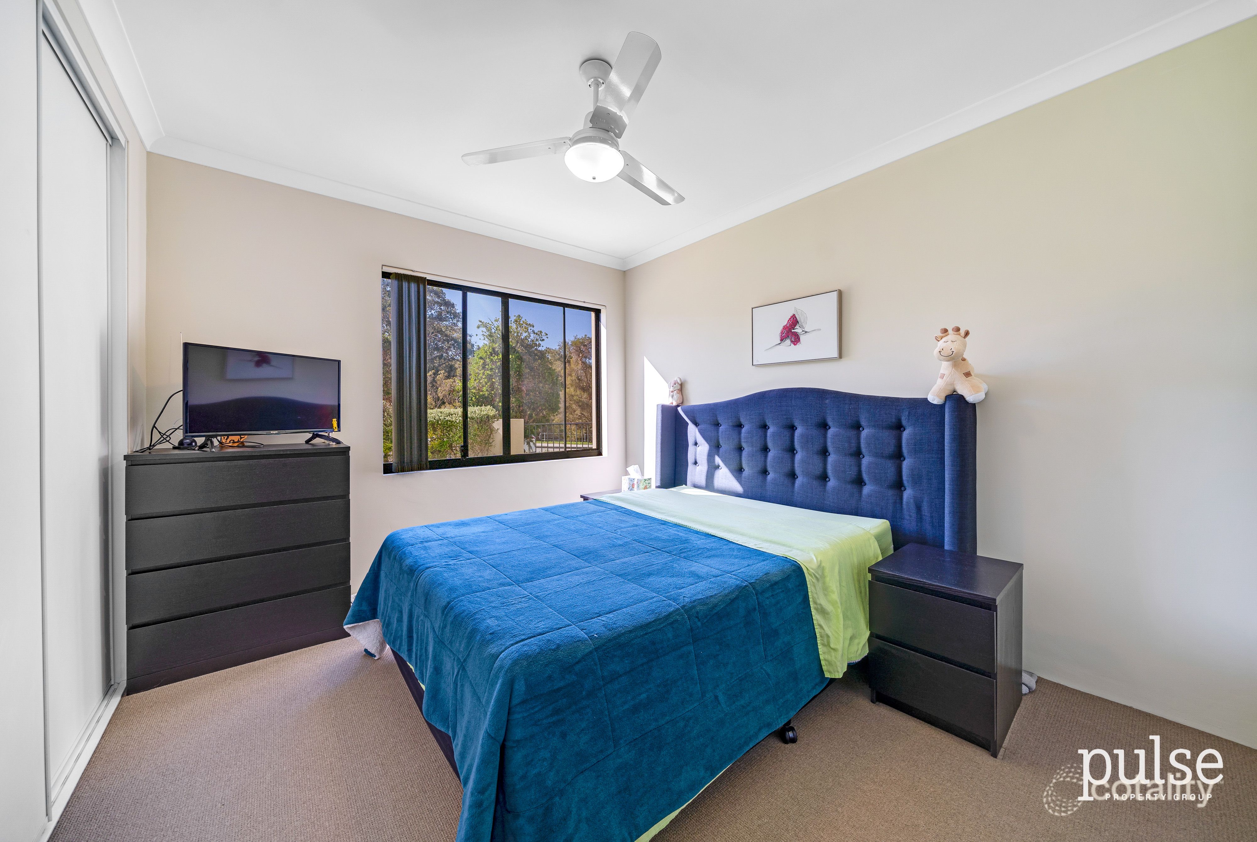 2/17 Southdown Pl, Thornlie, WA 6108