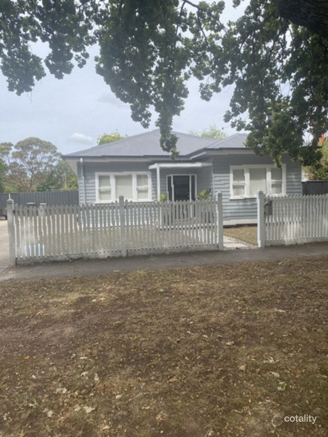 30 Thomson St, Maffra, VIC 3860