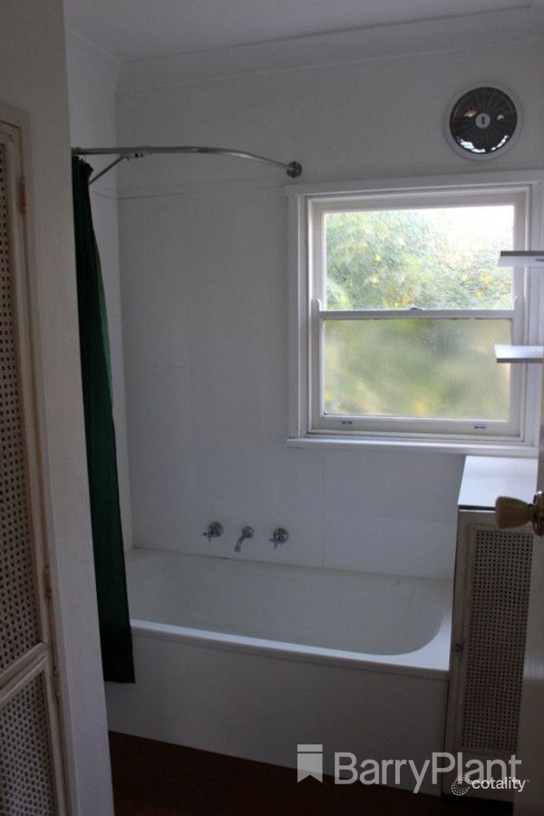 17 Kings Rd, Emerald, VIC 3782