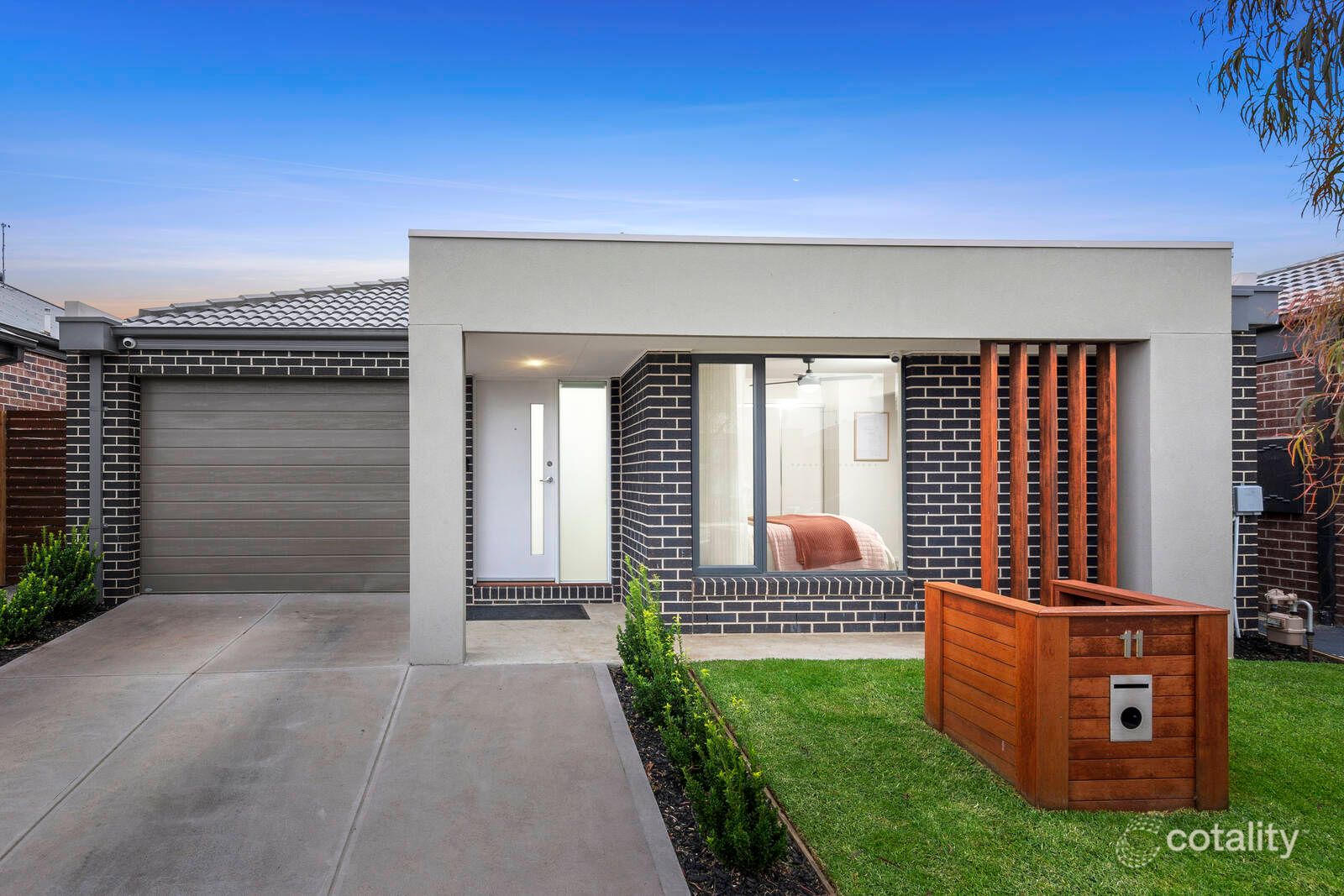 11 Albany Way, Charlemont, VIC 3217