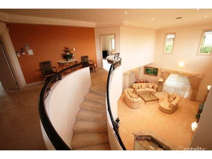 18 Clear Water Bay Ave, Clear Island Waters, QLD 4226