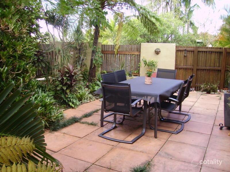 134 Bamboo Ave, Benowa, QLD 4217