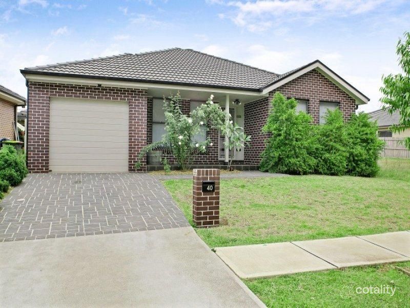 40 Hampshire Bvd, Spring Farm, NSW 2570