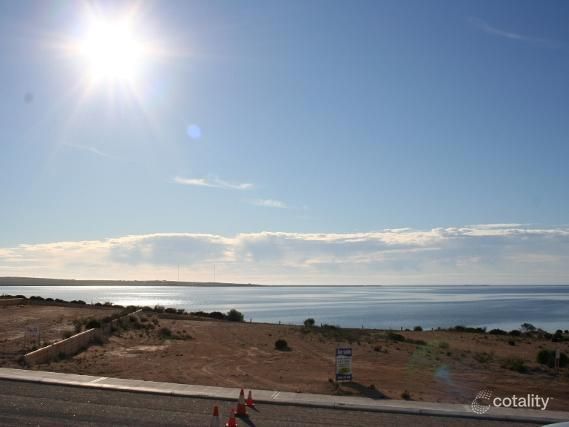 38 Flinders Hwy, Streaky Bay, SA 5680