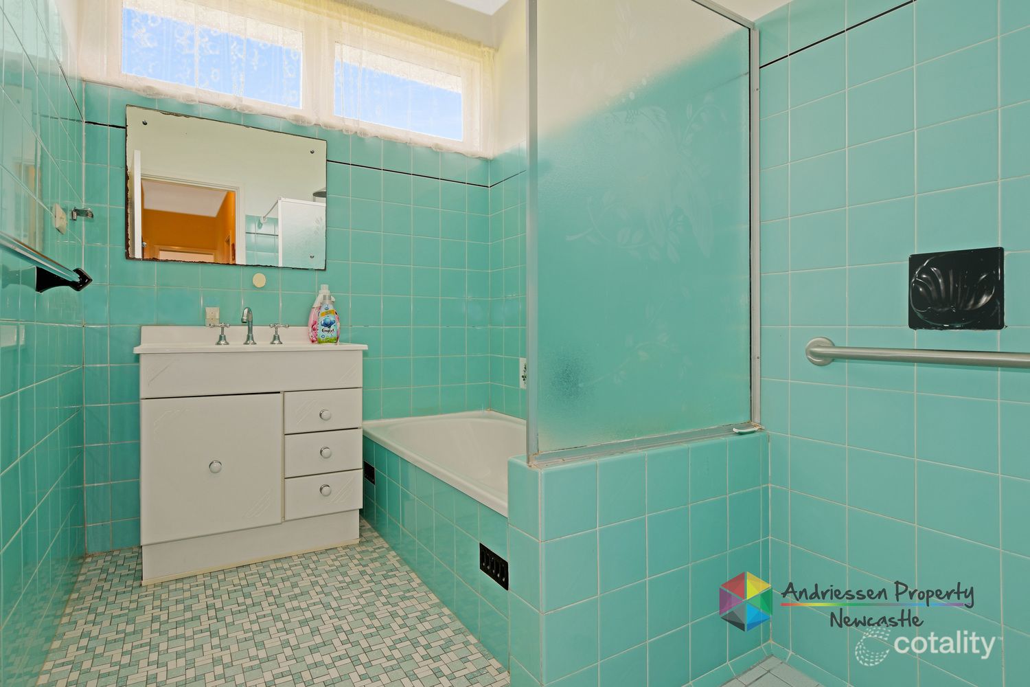 14 Lake Ave, Cardiff South, NSW 2285