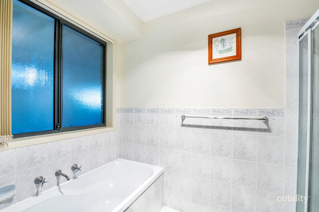 5 Lakeside Dr, Paralowie, SA 5108