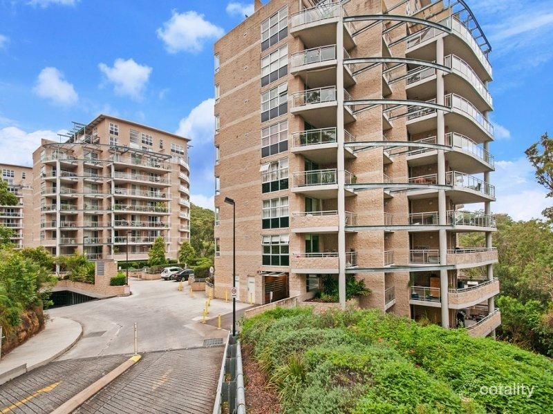 221/80 John Whiteway Dr, Gosford, NSW 2250